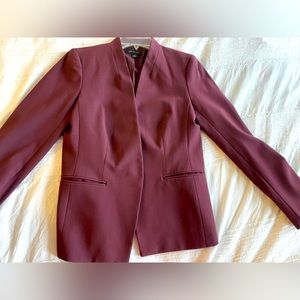 Womens Ann Taylor blazer size 4 maroon